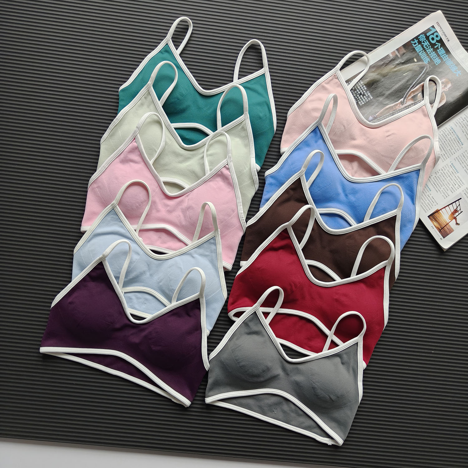 Contrast Color Women's Seamles - Sports Bra Racerback ulasan dan harga
