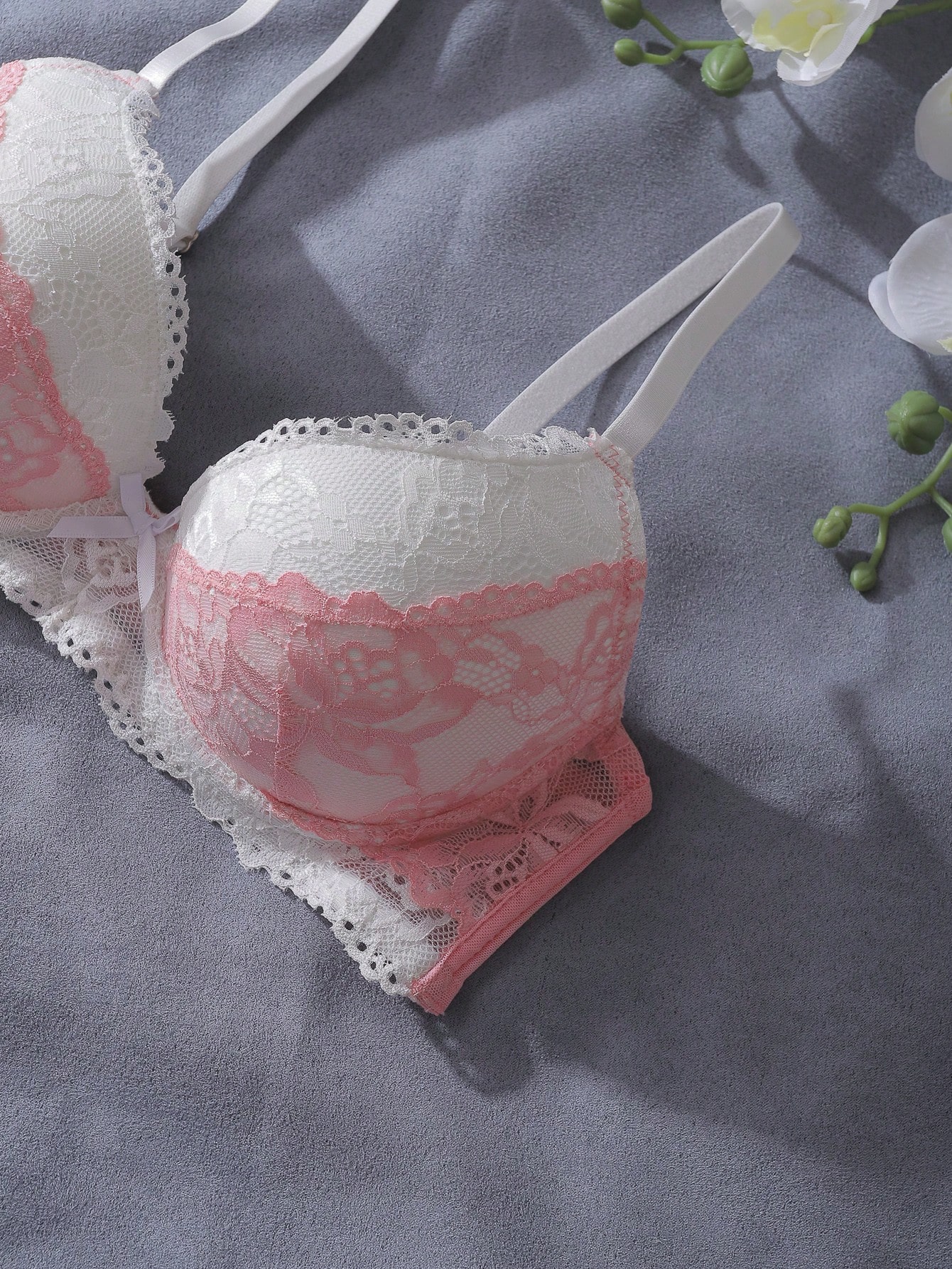 Pink and White Lace Patchwork  - Underwire Bra Padded ulasan dan harga